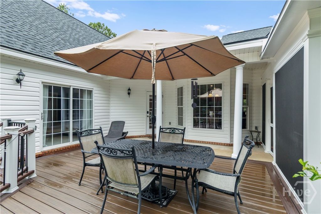 Image 37 of property listing at 430 Fancy Court, Richmond Hill, GA 31324