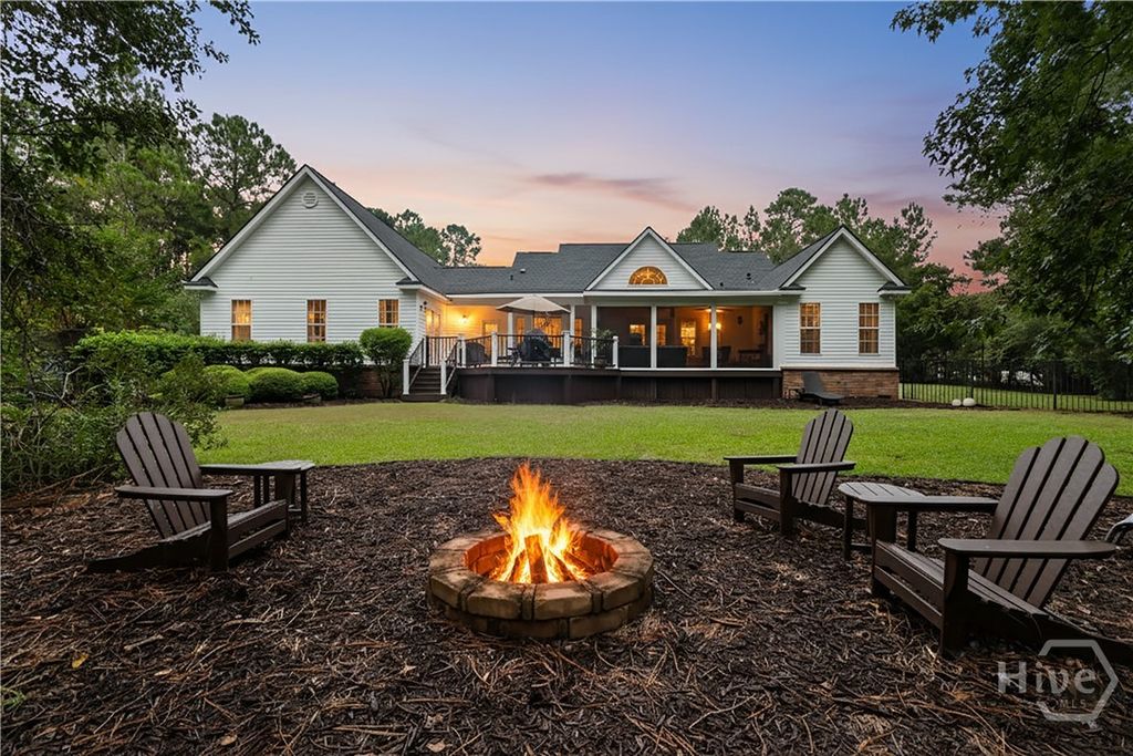 Image 41 of property listing at 430 Fancy Court, Richmond Hill, GA 31324