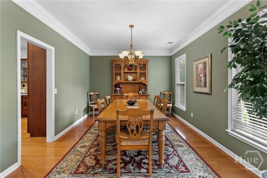 Image 7 of property listing at 430 Fancy Court, Richmond Hill, GA 31324
