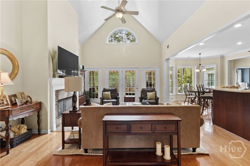 Image 9 of property listing at 430 Fancy Court, Richmond Hill, GA 31324