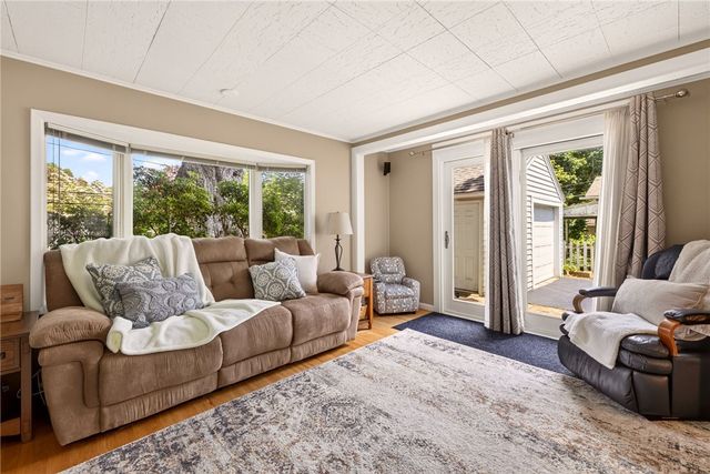 330 Colebourne Road, Rochester, NY 14609