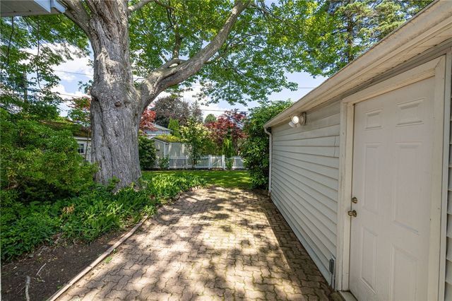 330 Colebourne Road, Rochester, NY 14609