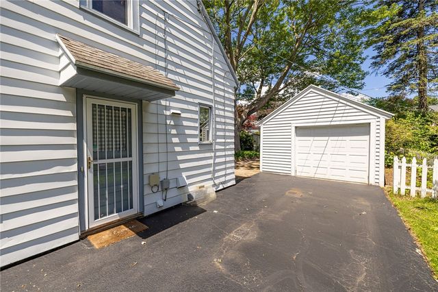 330 Colebourne Road, Rochester, NY 14609