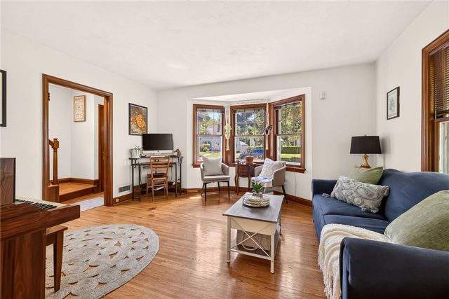 330 Colebourne Road, Rochester, NY 14609