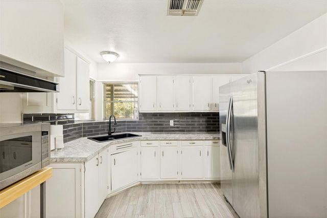 5614 Westover Street, Houston, TX 77033