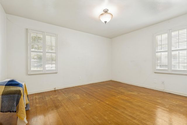 5614 Westover Street, Houston, TX 77033