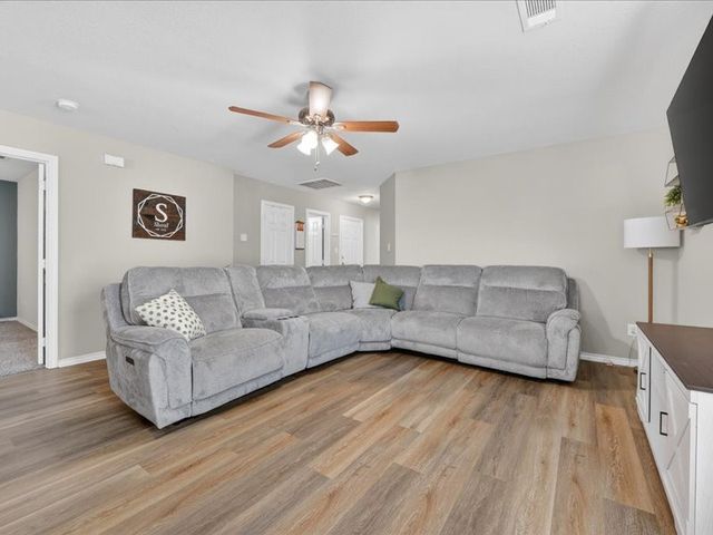 1816 Wickham Drive, Burleson, TX 76028