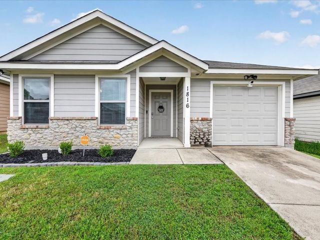 1816 Wickham Drive, Burleson, TX 76028