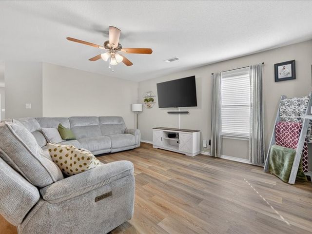 1816 Wickham Drive, Burleson, TX 76028