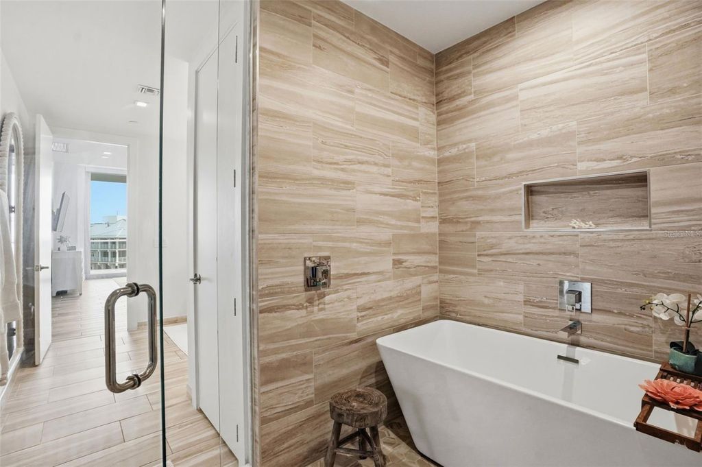 Image 11 of property listing at 5120 MARINA WAY 4408, Tampa, FL 33611