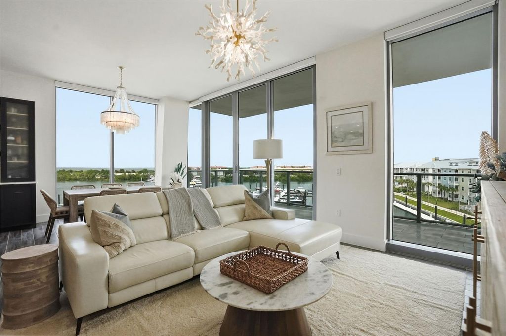 Image 8 of property listing at 5120 MARINA WAY 4408, Tampa, FL 33611
