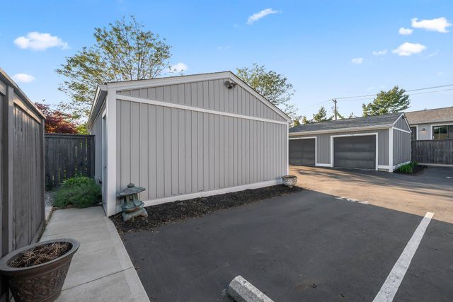797 Timber Way Drive, 16C, Columbus, OH 43085