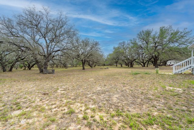 190 Bailee Cir, Poteet, TX 78065