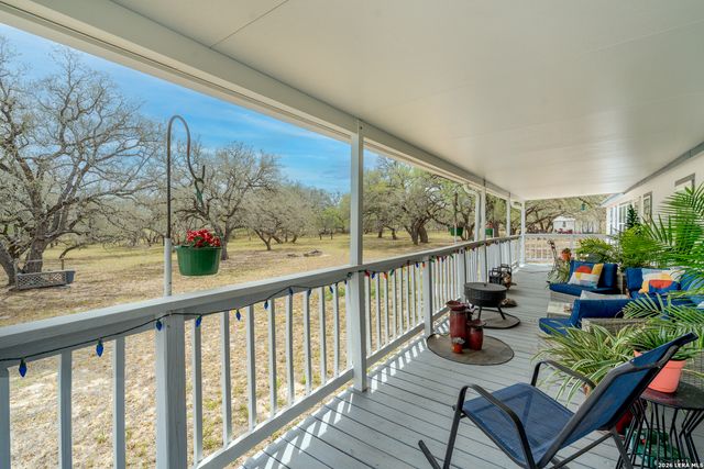 190 Bailee Cir, Poteet, TX 78065