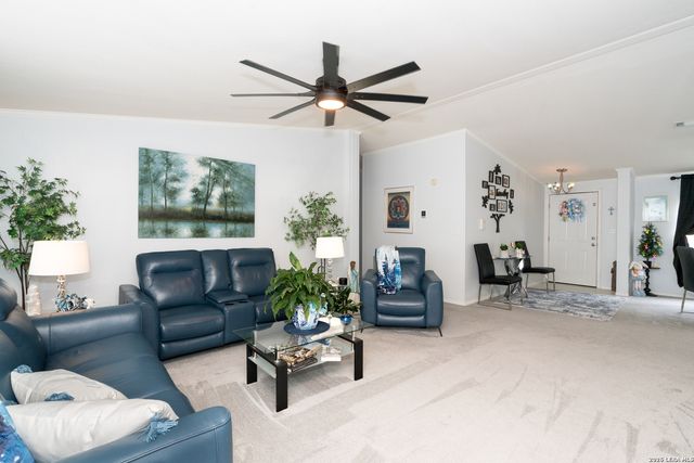 190 Bailee Cir, Poteet, TX 78065