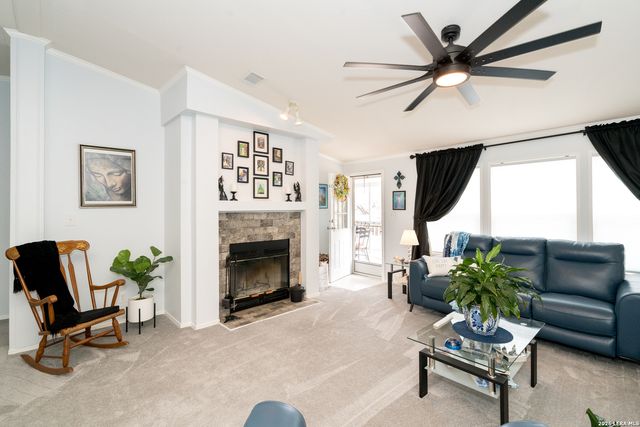 190 Bailee Cir, Poteet, TX 78065