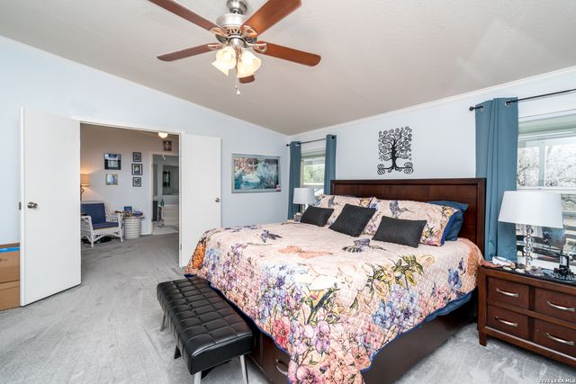 190 Bailee Cir, Poteet, TX 78065