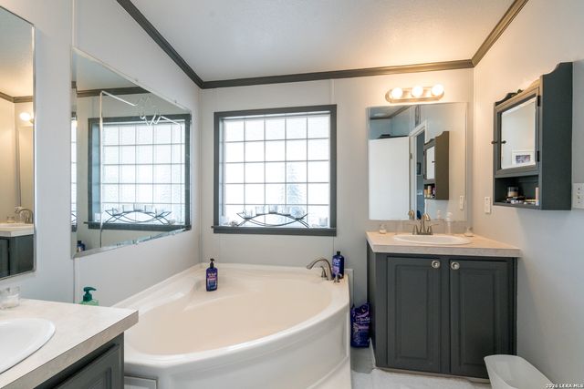 190 Bailee Cir, Poteet, TX 78065