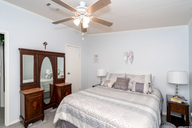 190 Bailee Cir, Poteet, TX 78065