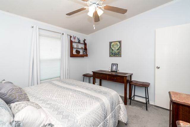 190 Bailee Cir, Poteet, TX 78065