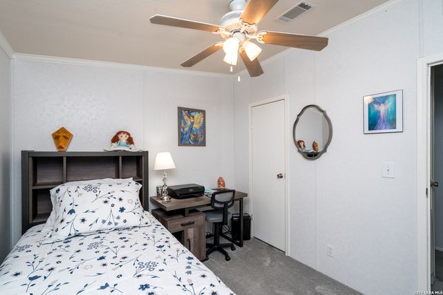 190 Bailee Cir, Poteet, TX 78065
