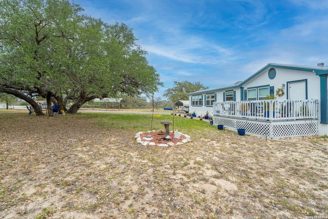 190 Bailee Cir, Poteet, TX 78065
