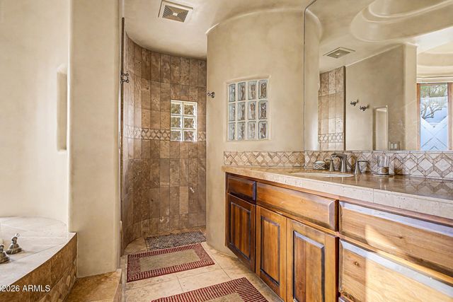 7704 E BLACK MOUNTAIN Road, Scottsdale, AZ 85266