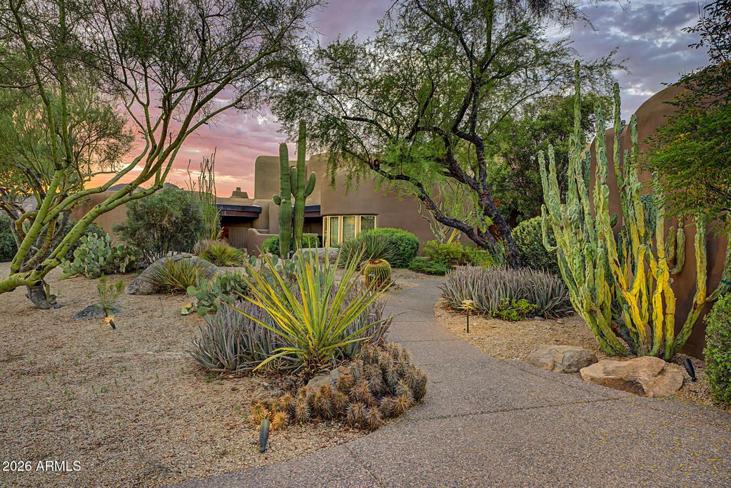 7704 E BLACK MOUNTAIN Road, Scottsdale, AZ 85266 — photo 2