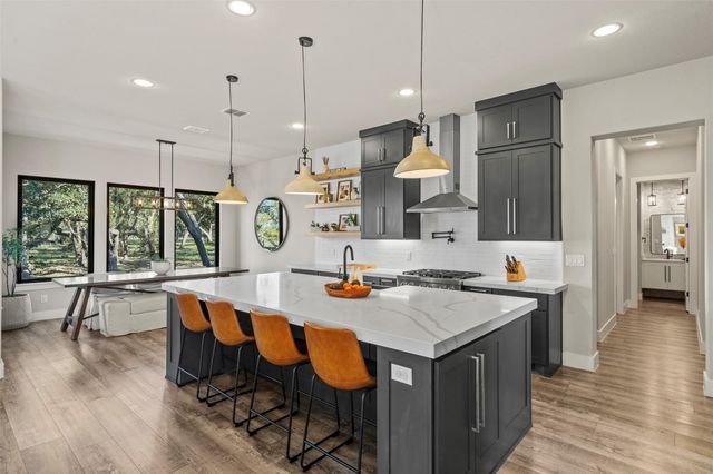 316 Stockman DR, Dripping Springs, TX 78620