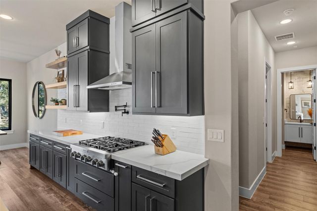 316 Stockman DR, Dripping Springs, TX 78620