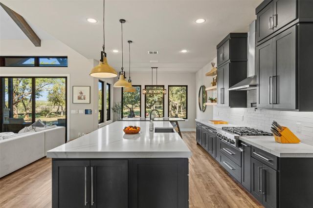 316 Stockman DR, Dripping Springs, TX 78620