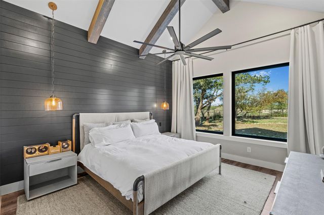 316 Stockman DR, Dripping Springs, TX 78620