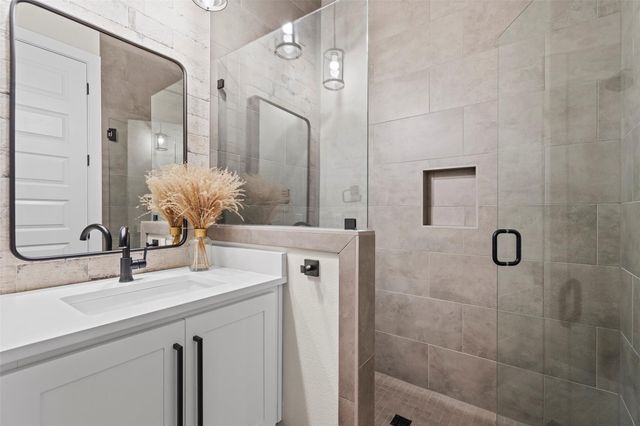 316 Stockman DR, Dripping Springs, TX 78620