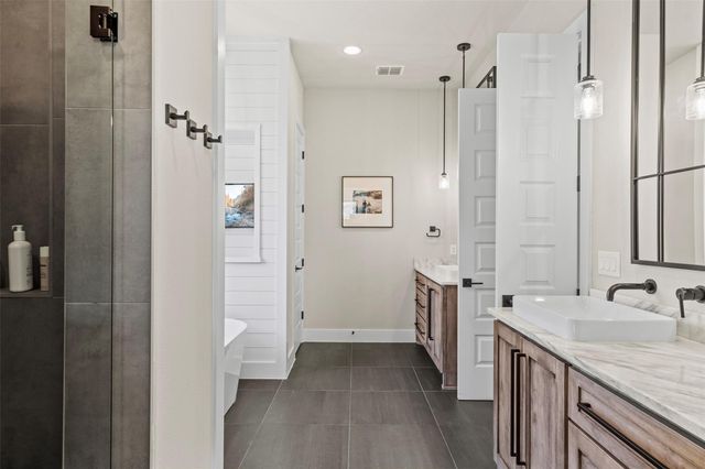 316 Stockman DR, Dripping Springs, TX 78620