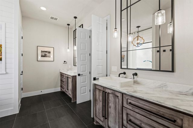 316 Stockman DR, Dripping Springs, TX 78620