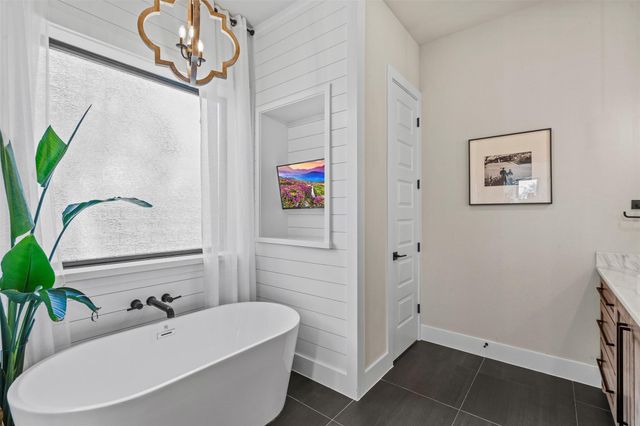316 Stockman DR, Dripping Springs, TX 78620