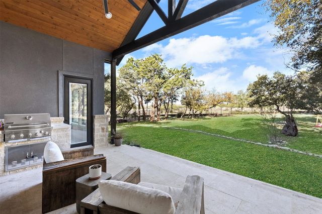 316 Stockman DR, Dripping Springs, TX 78620