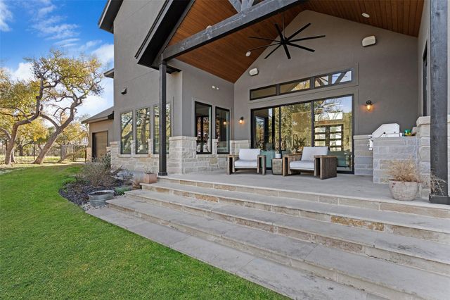 316 Stockman DR, Dripping Springs, TX 78620