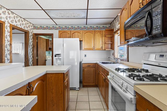 66 Jonathan Drive, Beach Haven West, NJ 08050