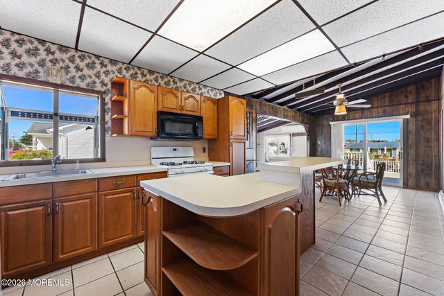 66 Jonathan Drive, Beach Haven West, NJ 08050