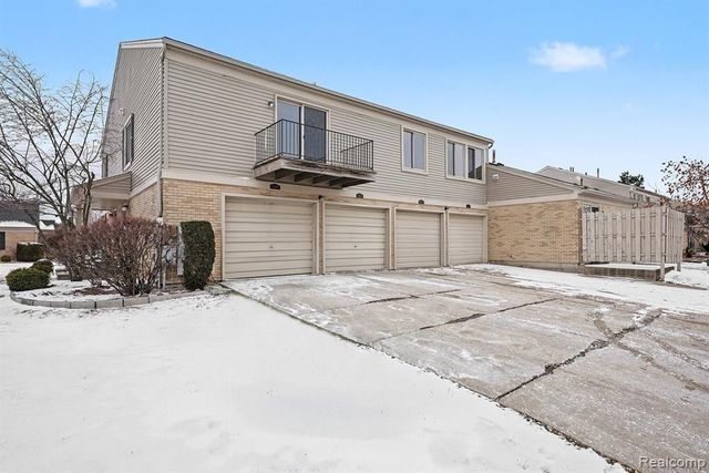 44582 Connecticut Court, Clinton Township, MI 48038