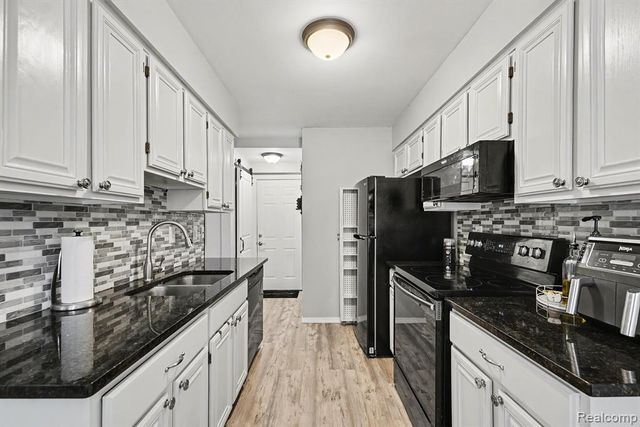 44582 Connecticut Court, Clinton Township, MI 48038