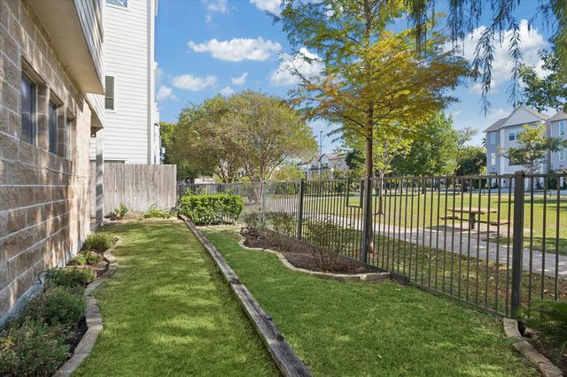 5313 Lillian Street, Houston, TX 77007