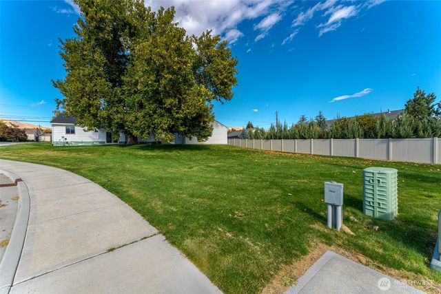 921 Easy Street, Wenatchee, WA 98801