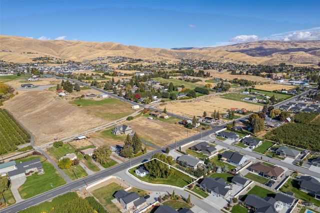 921 Easy Street, Wenatchee, WA 98801