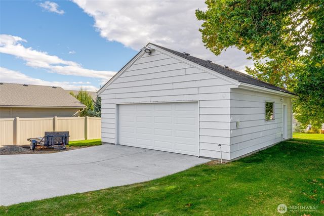 921 Easy Street, Wenatchee, WA 98801