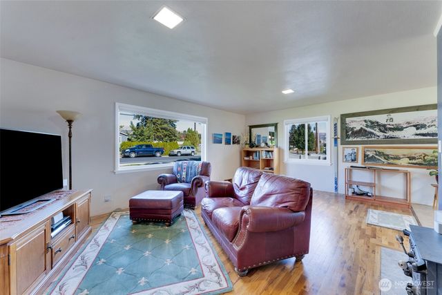 921 Easy Street, Wenatchee, WA 98801