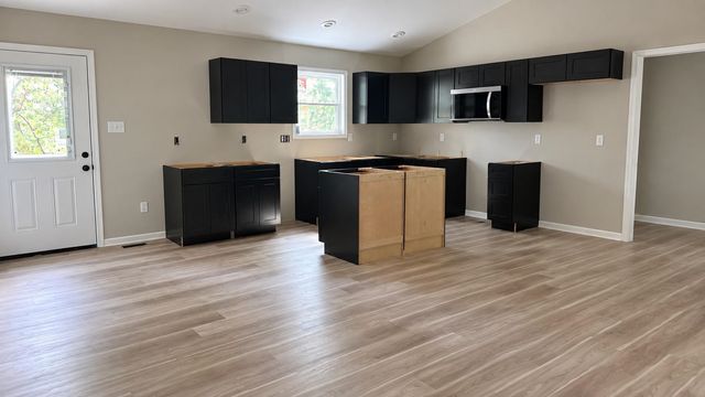 8284 SUPINLICK RIDGE RD, Mt Jackson, VA 22842