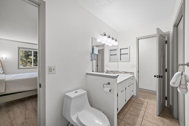 2625 Seans Way, North Saint Paul, MN 55109