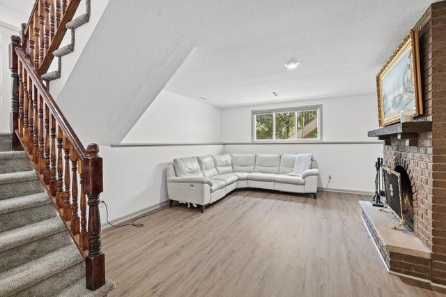 2625 Seans Way, North Saint Paul, MN 55109
